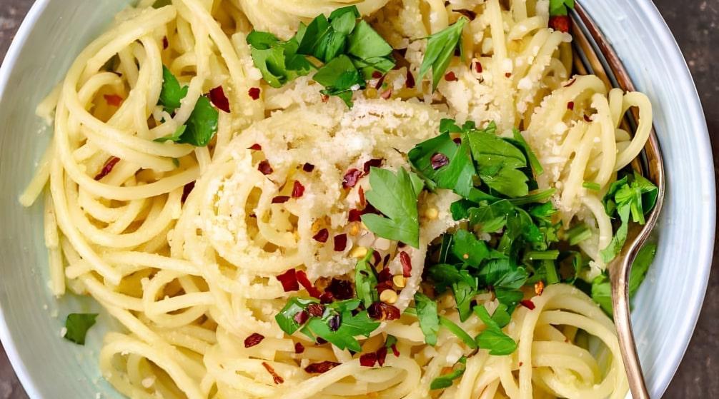easy authentic spaghetti aglio e olio recipe