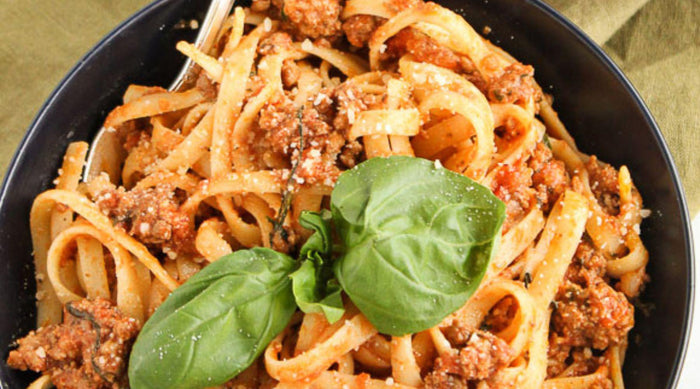 easy authentic fettuccine bolognese pasta recipe